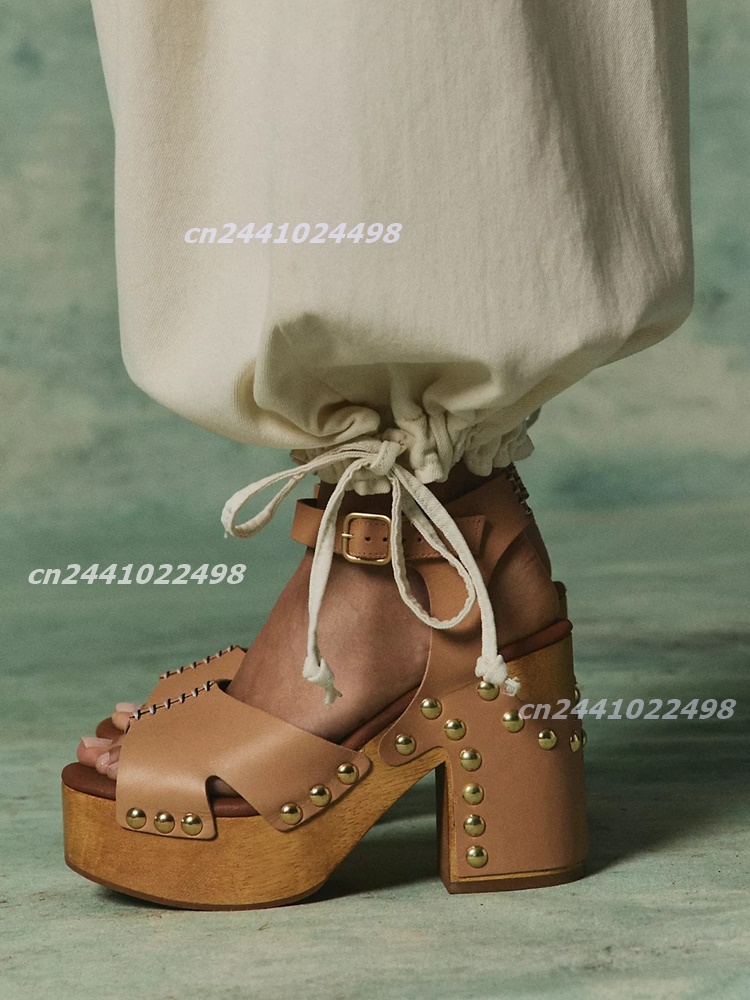 Geta Wooden Sandal - Женские босоножки на массивном деревянном каблуке